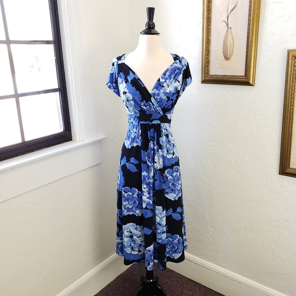 Jones New York Dresses & Skirts - Jones New York ~ Blue Floral Dress ~ Size 14